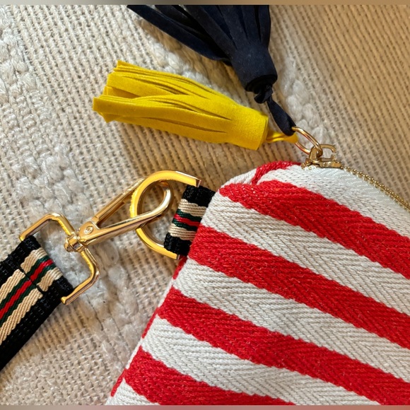 Red and white striped canvas clutch - Picture 5 of 7